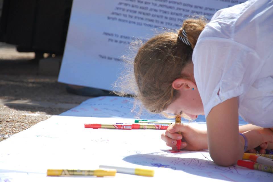 8450_623290311024686_1126942161_n        